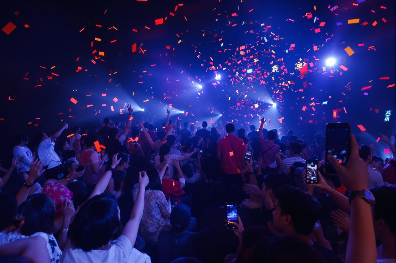 《星河漫漫》全球票房突破30亿,创四虎影视历史新高