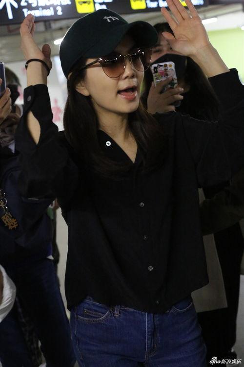 明星戴棒球帽图片,揭秘明星的时尚与魅力