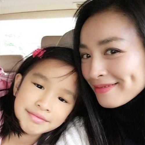 李蒽熙的爸爸妈妈照片,传承美好基因的温馨瞬间